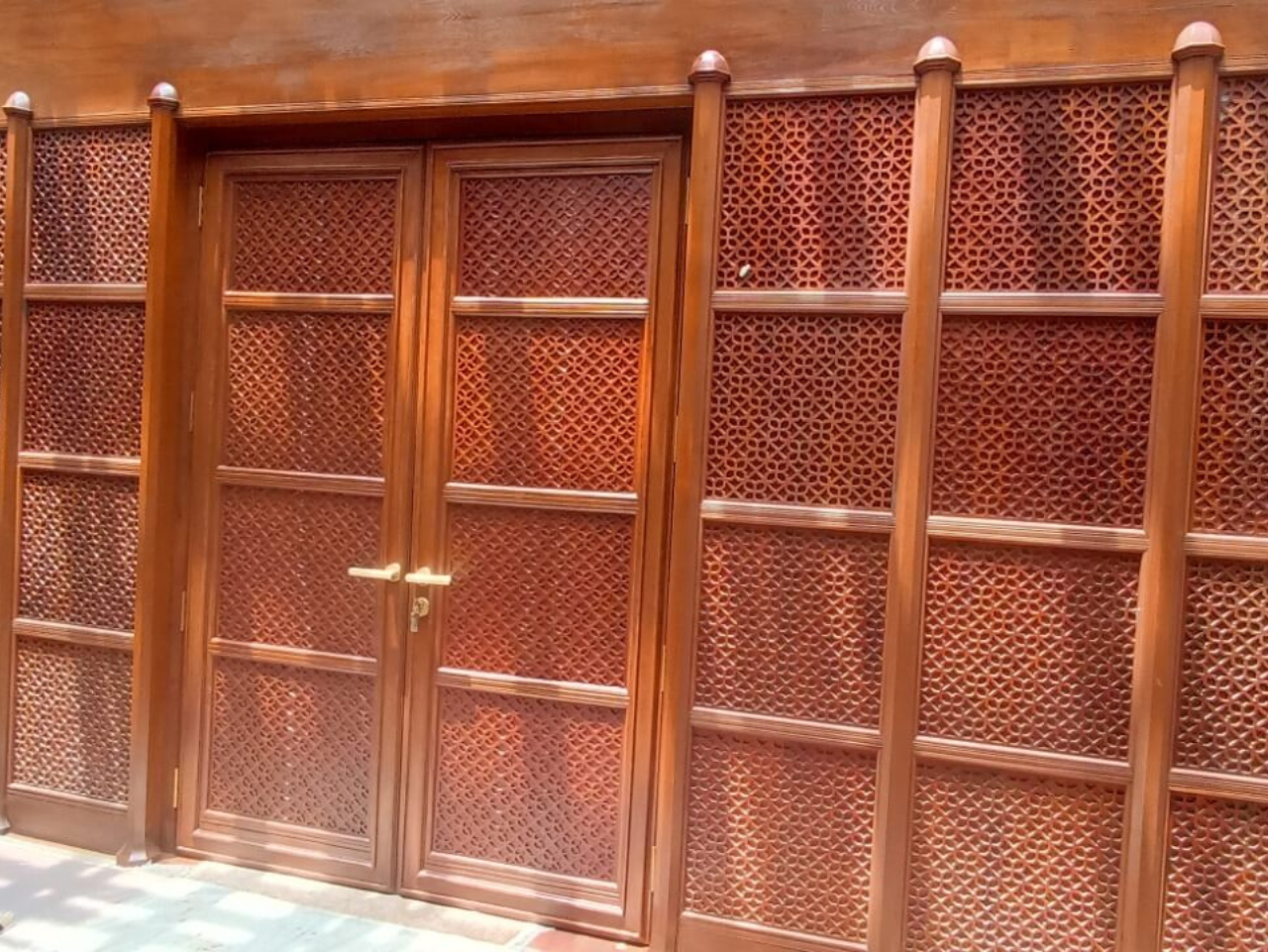 Luxury office interior designers star design